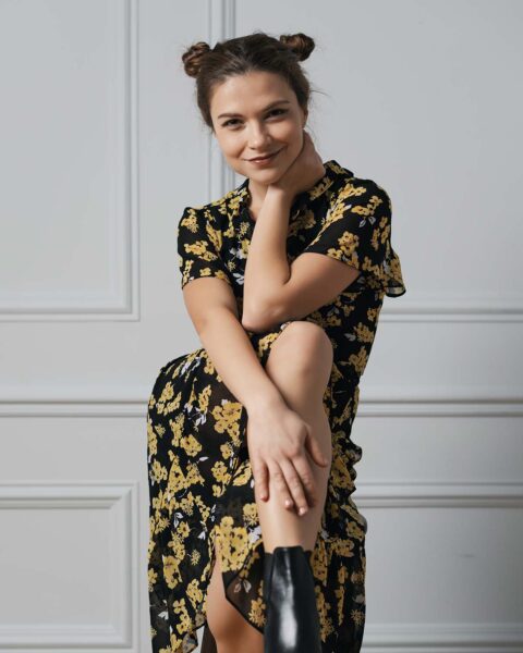 attractive-young-woman-dressed-in-floral-dress-Z3GNBUZ.jpg